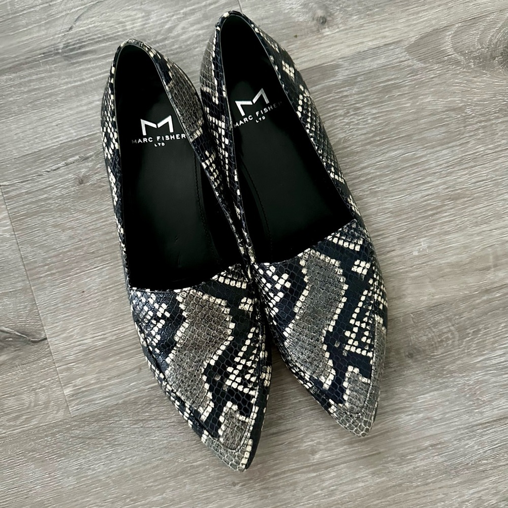 {Marc Fisher LTD} Snake Print Flats